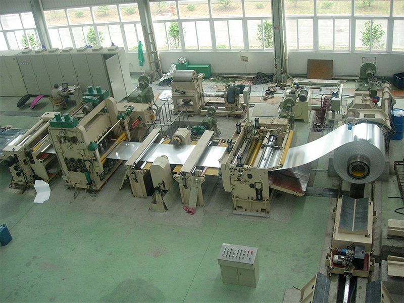 沈陽人和生產(chǎn)的1450橫切機組 沈陽人和生產(chǎn)的1450橫切機組