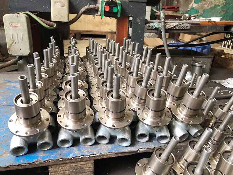 沈陽人和機械生產(chǎn)的旋轉(zhuǎn)接頭 沈陽人和機械生產(chǎn)的旋轉(zhuǎn)接頭